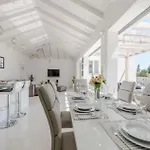 Luxurious Bright With Pool Villa *
