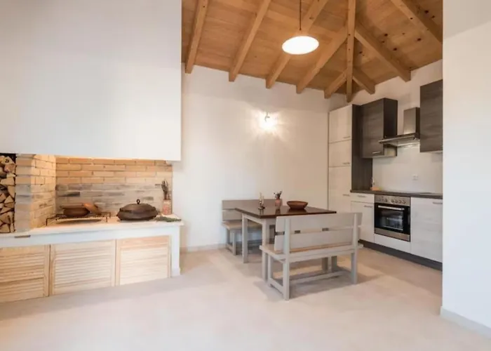 Luxurious Bright With Pool Villa